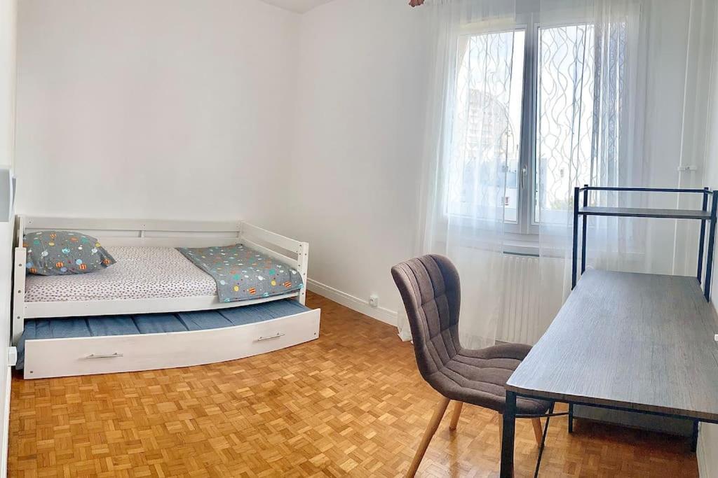 Appartement Bien Situe Noisy-le-Grand Exterior foto