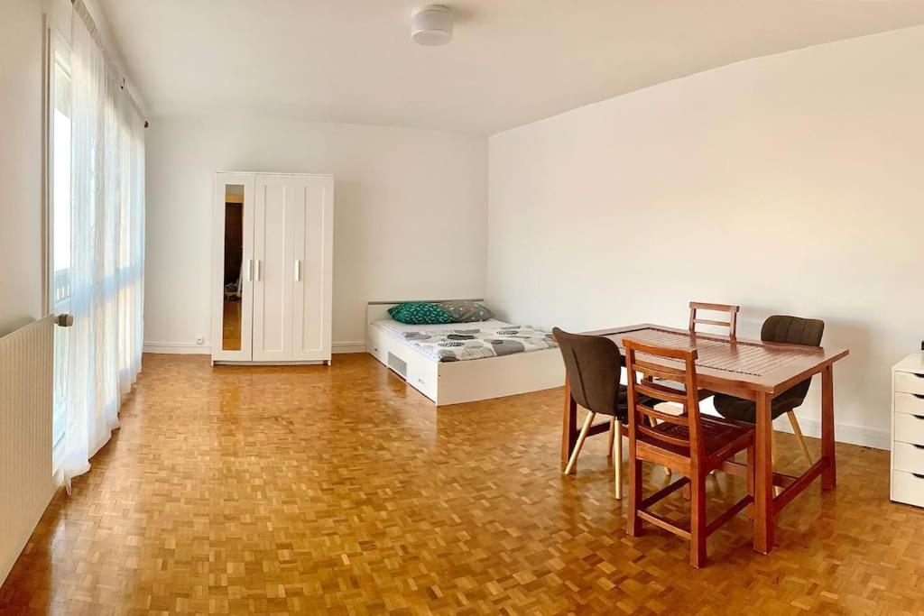 Appartement Bien Situe Noisy-le-Grand Exterior foto